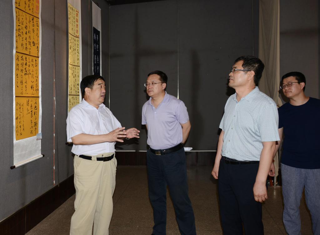 2、卫建国董事长指导pa捕鱼官方网站工作